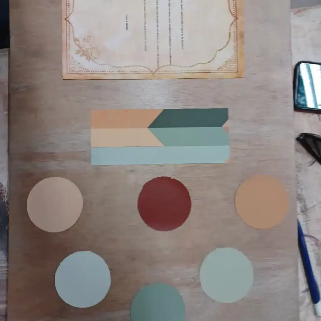 palette de couleurs indiquant un choix de teintes en harmonie, camaïeu et complémentaire en vue d'une réalisation future.